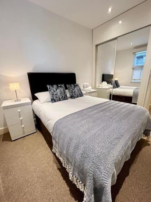 Superb 2Bed/2Bath Flat Waterloo London Leilighet Eksteriør bilde